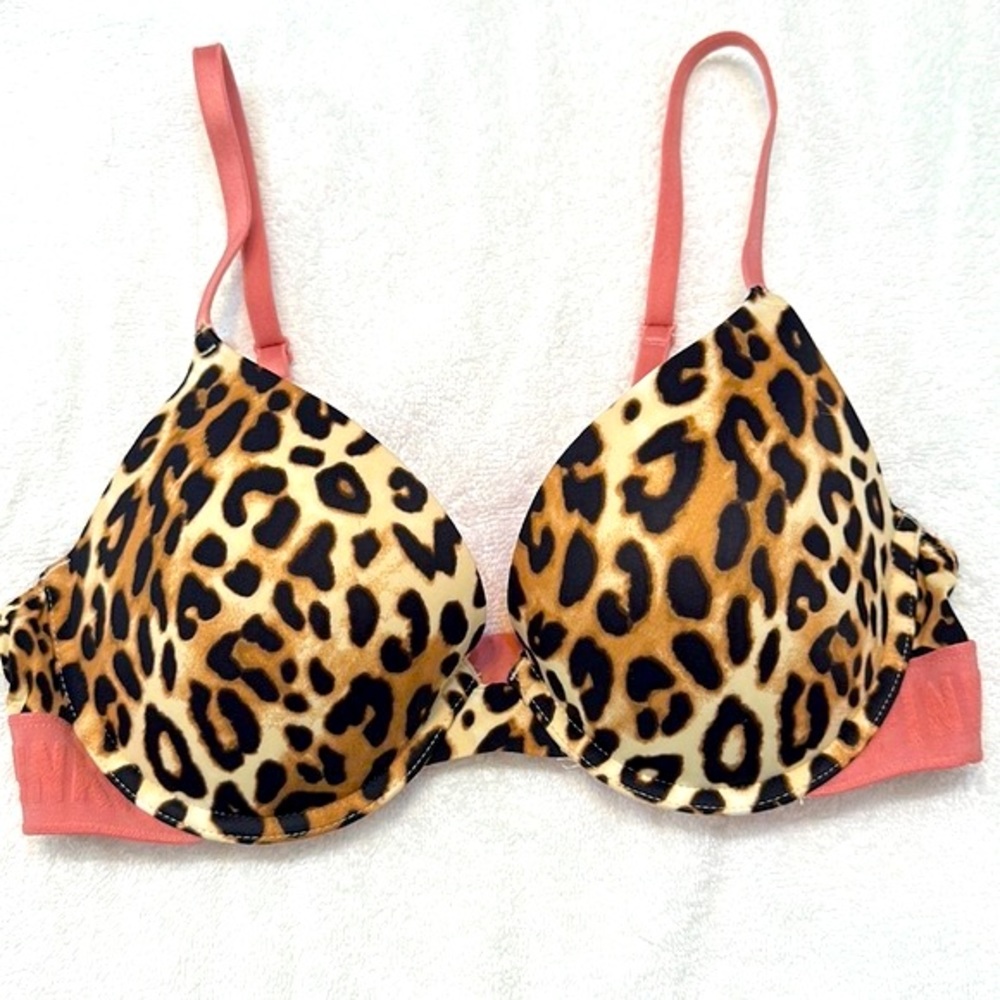 PINK Victoria’s Secret Wear Everywhere 
Push-Up Bra